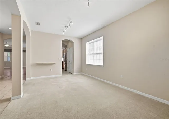 5th image of 1520 Rhodeswell Ln, Dover, FL 33527 | MLS# TB8507588