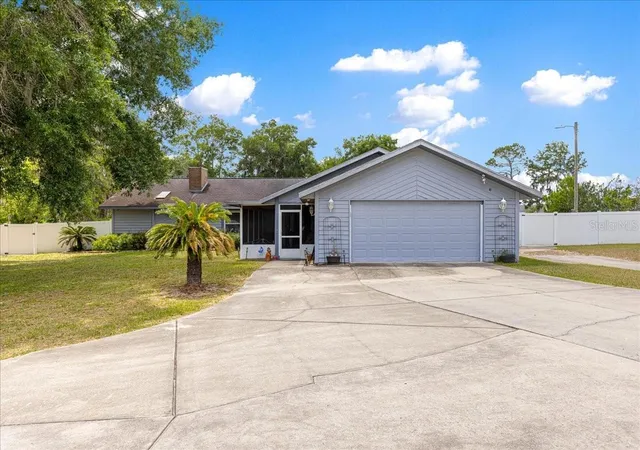 3rd image of 11470 Se 73Rd Ct, Belleview, FL 34420 | MLS# OM724592