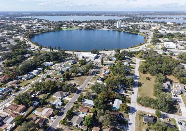 43rd image of 341 Avenue L Ne, Winter Haven, FL 33881 | MLS# O6407035