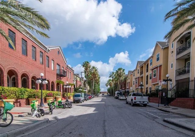 2nd image of 2010 E Palm Ave, TAMPA, FL 33605