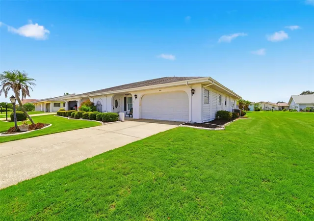 Photo 2 of Sale Pending at 1616 Bentwood Dr, Sun City Center, FL 33573 | MLS# TB8507609 | Listing updated on 2026-09-12
