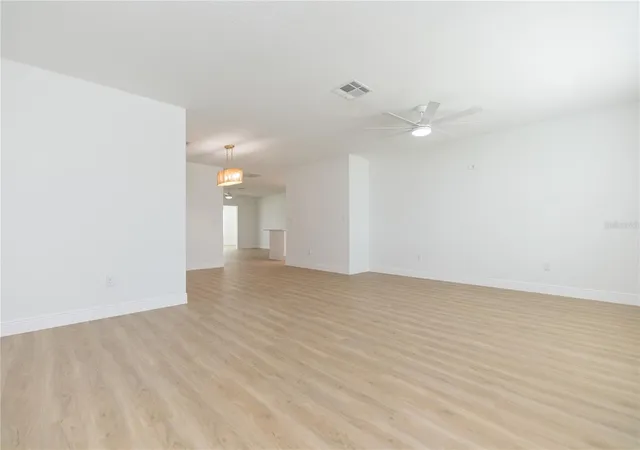 5th image of 1616 Bentwood Dr, Sun City Center, FL 33573 | MLS# TB8507609
