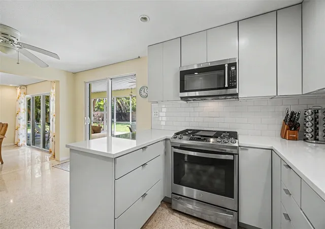 Photo 3 of Single family home for sale at 413 Pameto Rd, Nokomis, FL 34275 | MLS# TB8507641 | Listing updated on 2026-09-24