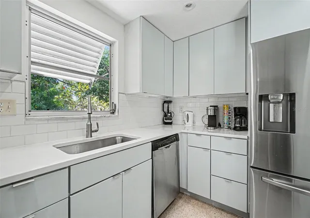 Photo 4 of Single family home for sale at 413 Pameto Rd, Nokomis, FL 34275 | MLS# TB8507641 | Listing updated on 2026-09-24