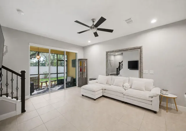 4th image of 2013 Sunset Wind Loop, Oldsmar, FL 34677 | MLS# TB8507673