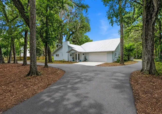 Photo 1 of Single family home for sale at 555 Wildwood Dr, New Smyrna Beach, FL 32168 | MLS# NS1088196 | Listing updated on 2026-08-15