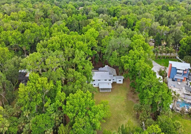 Photo 3 of Single family home for sale at 555 Wildwood Dr, New Smyrna Beach, FL 32168 | MLS# NS1088196 | Listing updated on 2026-08-15