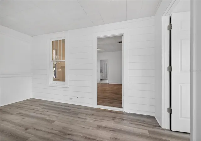 Listing Photo 3 - Condo for sale in building located at 2211 22nd Ave S, Saint Petersburg, FL 33712