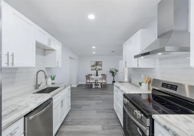 Photo 3 of Single family home for sale at 1815 Driftwood Cir S, Oldsmar, FL 34677 | MLS# W7885693 | Listing updated on 2026-10-08