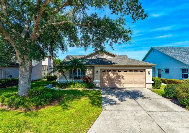 Photo 2 of Single family home for sale at 4734 Raintree St Cir E, Bradenton, FL 34203 | MLS# A4693346 | Listing updated on 2026-09-13