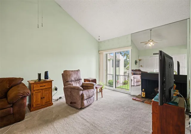 4th image of 4138 Pinelake Ln, TAMPA, FL 33618