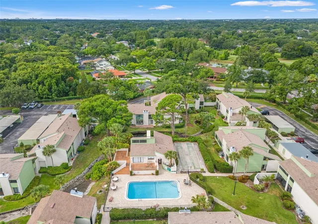 2nd image of 4138 Pinelake Ln, TAMPA, FL 33618