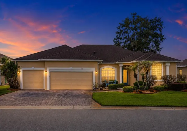 Homes for sale in Davenport, FL | 237 Golf Vista Dr, Davenport, FL 33837 | MLS# O6407154