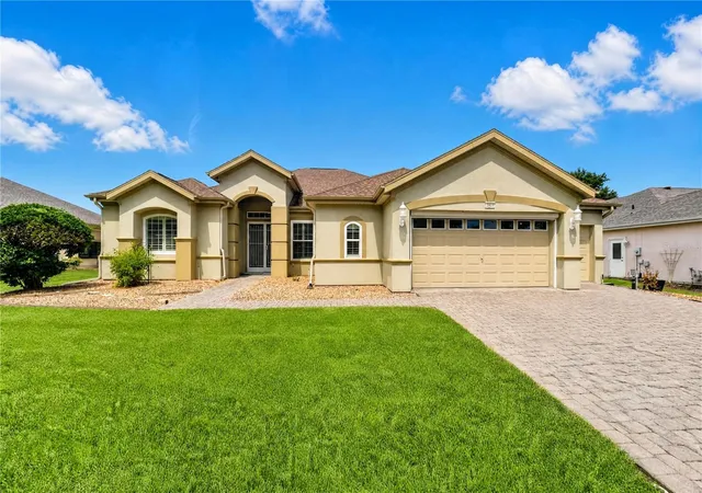 Photo 3 of Single family home for sale at 13500 Se 97th Terrace Rd, Summerfield, FL 34491 | MLS# OM724620 | Listing updated on 2026-09-24