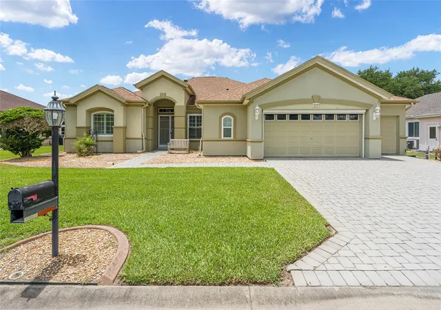 Photo 3 of Single family home for sale at 13500 SE 97th Terrace Rd, Summerfield, FL 34491 | MLS# OM724620 | Listing updated on 2026-09-24
