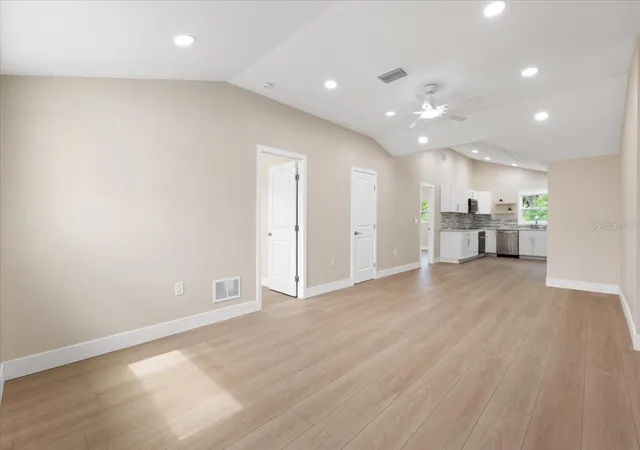 3rd image of 2580 Shamrock Dr, Venice, FL 34293 | MLS# A4693357