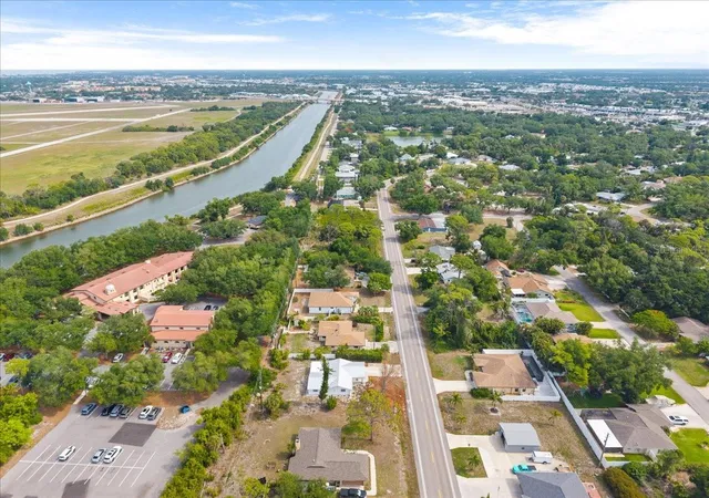 32nd image of 2580 Shamrock Dr, Venice, FL 34293 | MLS# A4693357