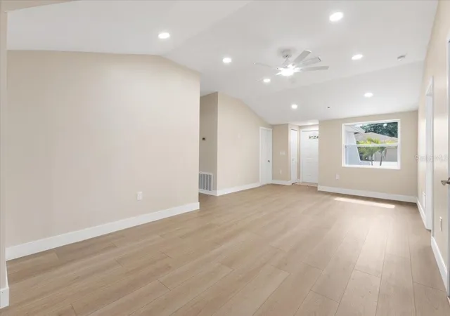 5th image of 2580 Shamrock Dr, Venice, FL 34293 | MLS# A4693357