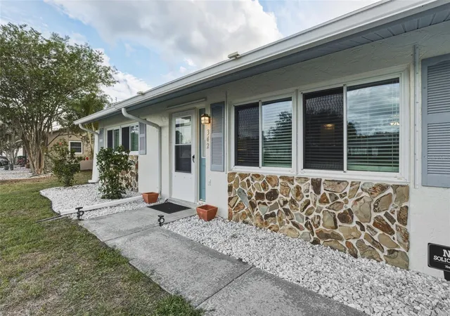 4th image of 342 Aurora St, Port Charlotte, FL 33948 | MLS# C7526087
