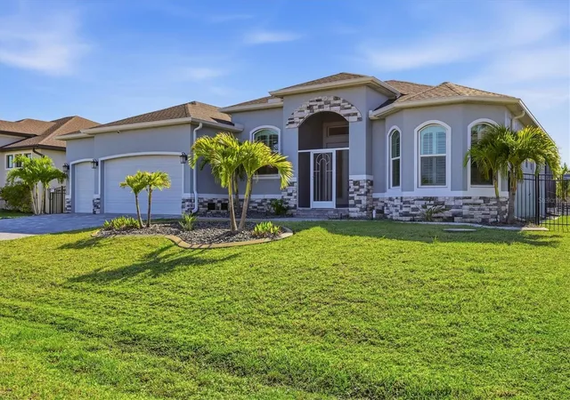 3rd image of 8314 Tracy Cir, Port Charlotte, FL 33981 | MLS# C7526089