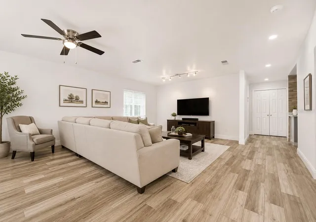 Photo 2 of Single family home for sale at 1044 Nin St, Orlando, FL 32835 | MLS# O6407207 | Listing updated on 2026-08-25