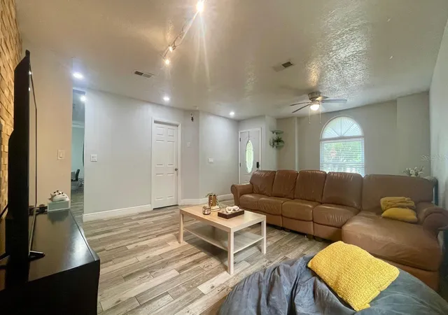 Photo 3 of Single family home for sale at 1044 Nin St, Orlando, FL 32835 | MLS# O6407207 | Listing updated on 2026-08-25