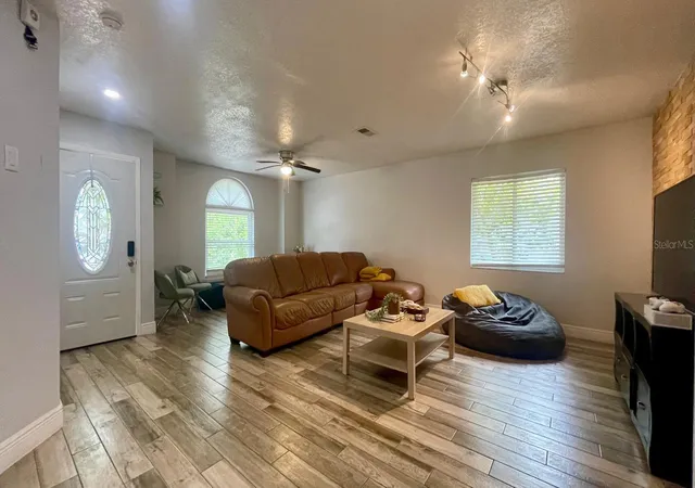 Photo 4 of Single family home for sale at 1044 Nin St, Orlando, FL 32835 | MLS# O6407207 | Listing updated on 2026-08-25