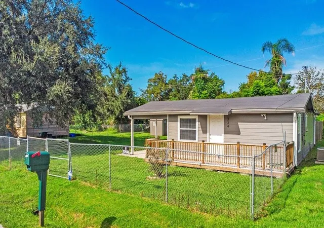 Photo 3 of Single family home for sale at 334 Mandrake St, Orlando, FL 32811 | MLS# O6407222 | Listing updated on 2026-09-12
