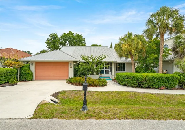 Homes for sale in Nokomis, FL | 400 Tortuga Dr, Nokomis, FL 34275 | MLS# A4693382