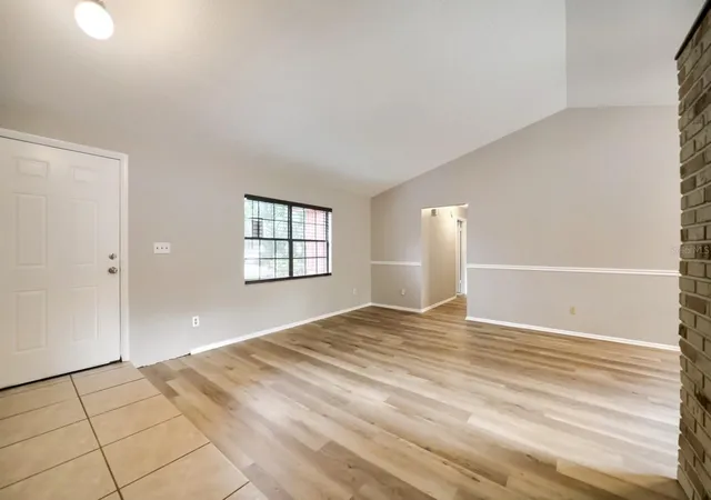 Photo 3 of Single family home for sale at 717 Lancewood Dr, Winter Springs, FL 32708 | MLS# TB8507824 | Listing updated on 2026-09-30