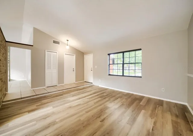 Photo 4 of Single family home for sale at 717 Lancewood Dr, Winter Springs, FL 32708 | MLS# TB8507824 | Listing updated on 2026-09-30