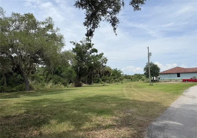 Photo 3 of Single family home for sale at 3208 16th Avenue E, Palmetto, FL 34221 | MLS# A4693387 | Listing updated on 2026-10-22