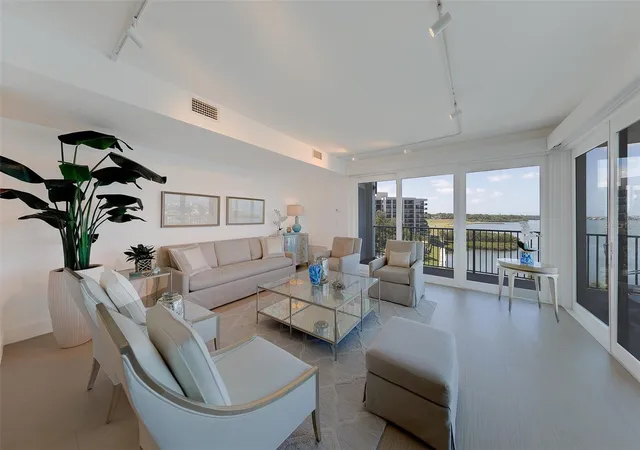 5th image of 8 Belleview Blvd #507, Belleair, FL 33756 | MLS# TB8507843
