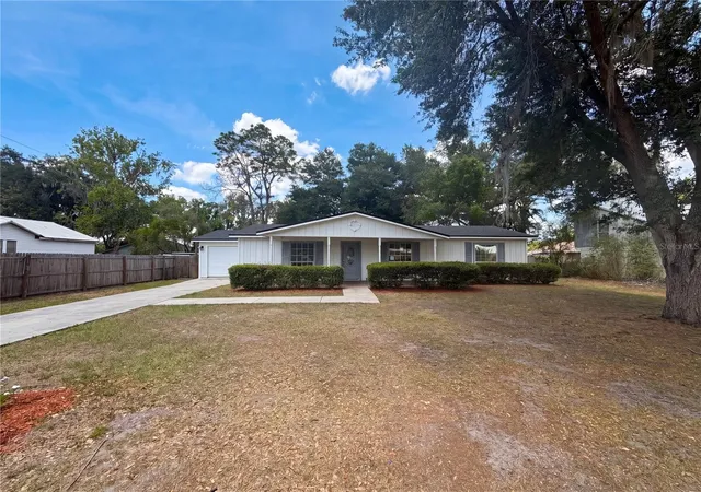 Photo 1 of Single family home for sale at 613 4th Street Ne, Fort Meade, FL 33841 | MLS# O6407240 | Listing updated on 2026-10-07