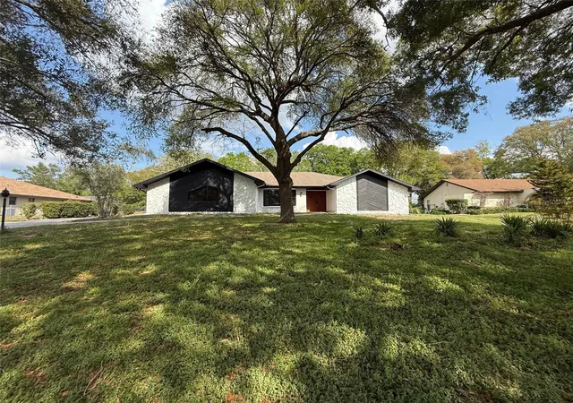 Photo 1 of Single family home for sale at 5312 Suwannee Rd, Weeki Wachee, FL 34607 | MLS# W7885700 | Listing updated on 2026-09-17