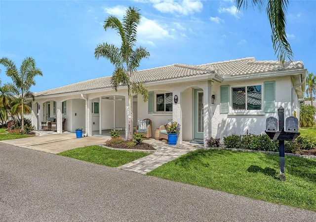 Homes for sale in Longboat Key, FL | 711 Spanish Dr S, Longboat Key, FL 34228 | MLS# A4693392