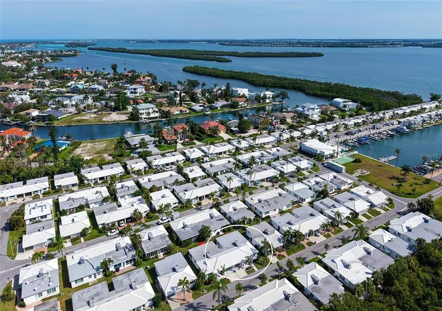 Homes for sale in Longboat Key, FL | 711 Spanish Dr S, Longboat Key, FL 34228 | MLS# A4693392