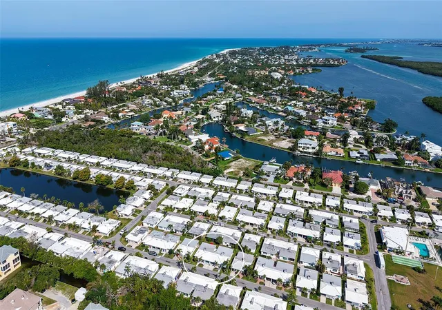 Homes for sale in Longboat Key, FL | 711 Spanish Dr S, Longboat Key, FL 34228 | MLS# A4693392