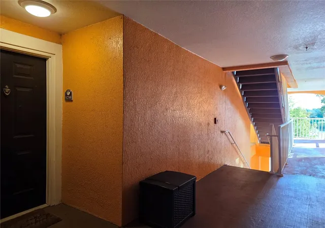 Photo 3 of Condo for sale at 5447 Vineland Rd #1210, Orlando, FL 32811 | MLS# O6407249 | Listing updated on 2026-09-21