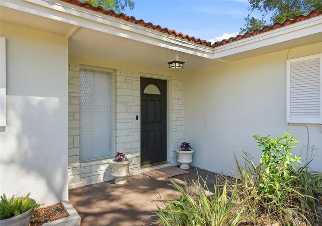 Homes for sale in Clearwater, FL | 1349 Viewtop Dr, Clearwater, FL 33764 | MLS# TB8507869