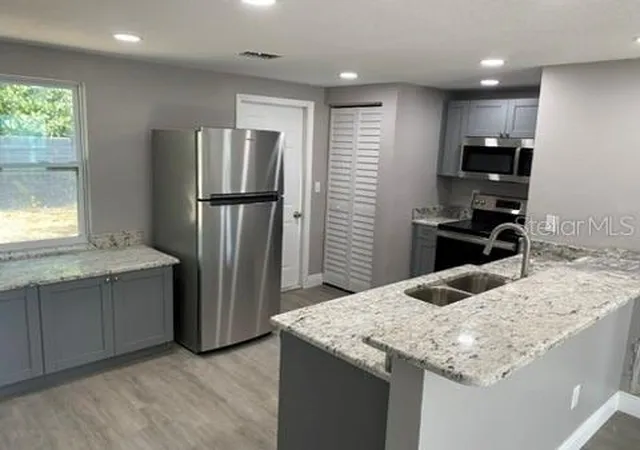 4th image of 110 Karde Ln, Brandon, FL 33510 | MLS# A4693397
