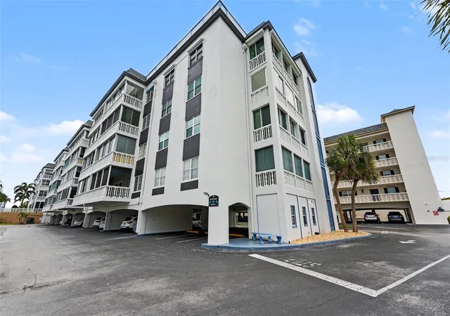 Homes for sale in Belleair Bluffs, FL | 139 Bluff View Dr #104, Belleair Bluffs, FL 33770 | MLS# TB8507878