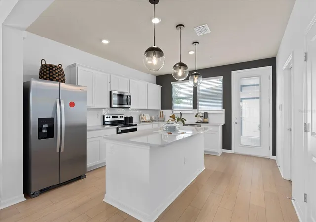 4th image of 10570 Evening Star Street, Orlando, FL 32829 | MLS# O6407278