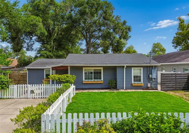 1st image of 1304 E Knollwood St, Tampa, FL 33604 | MLS# TB8507912