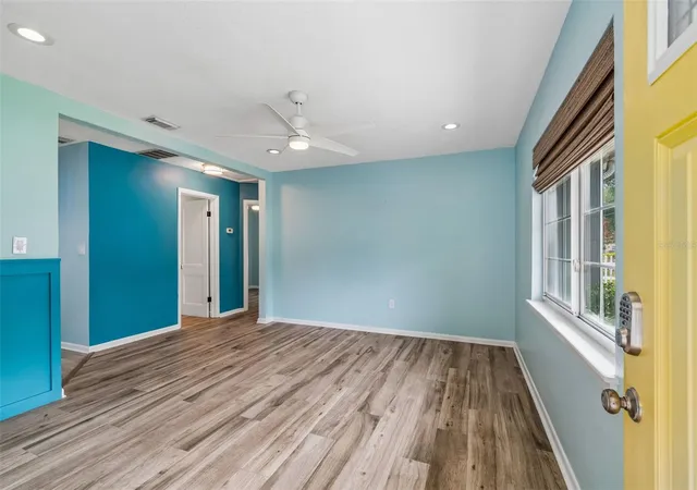 3rd image of 1304 E Knollwood St, Tampa, FL 33604 | MLS# TB8507912