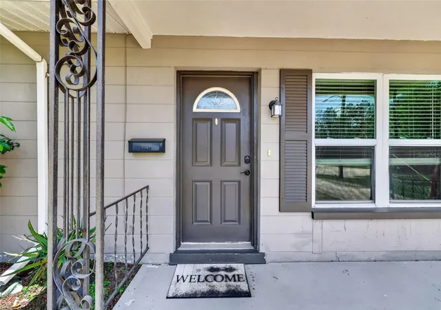 Photo 4 of Single family home for sale at 691 72nd Avenue N, Saint Petersburg, FL 33702 | MLS# TB8507945 | Listing updated on 2026-08-05
