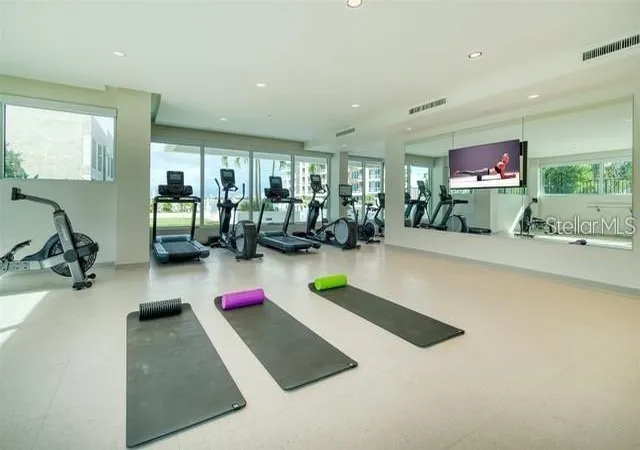 2nd image of 920 N Osceola Ave, CLEARWATER, FL 33755