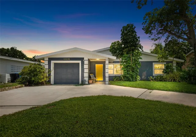 Photo 1 of Single family home for sale at 1124 40th Avenue Ne, St Petersburg, FL 33703 | MLS# TB8507963 | Listing updated on 2026-09-01