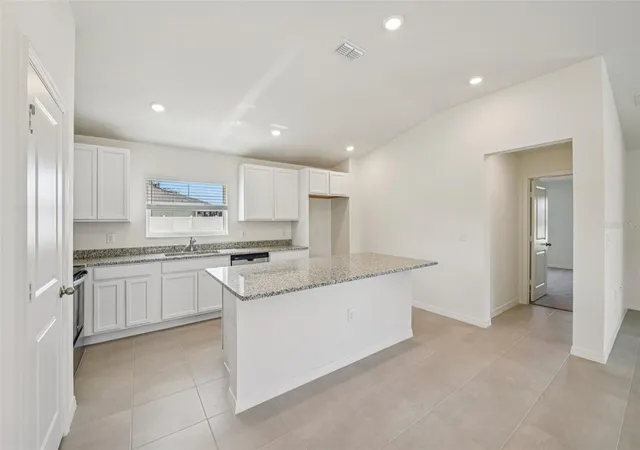 Photo 4 of Single family home for sale at 20404 Lavender Bloom Loop, Mount Dora, FL 32757 | MLS# O6407320 | Listing updated on 2026-10-08