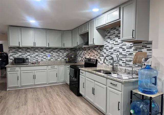 Photo 4 of Manufactured home for sale at 6606 Corbin Ln, New Port Richey, FL 34653 | MLS# TB8507976 | Listing updated on 2026-07-23